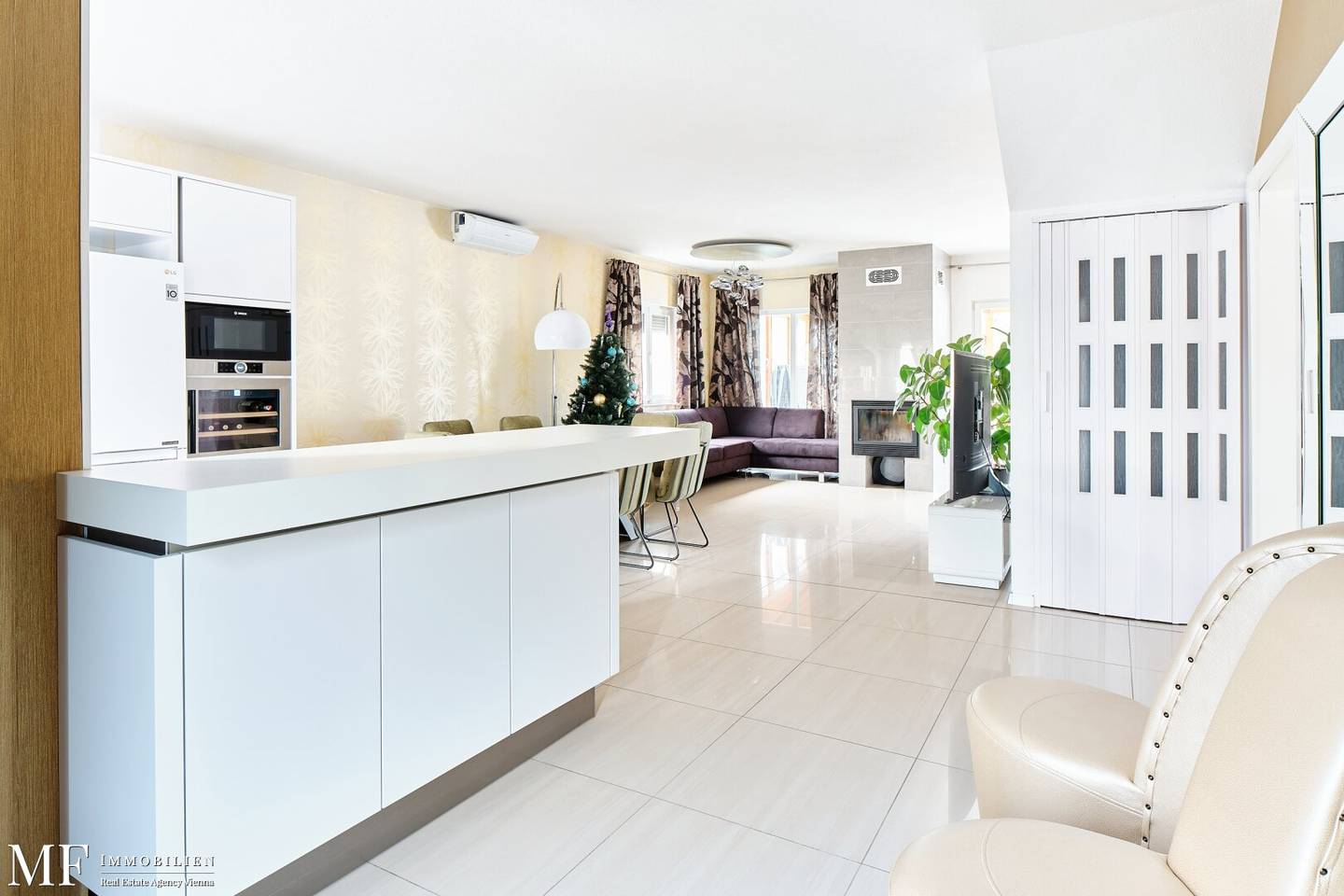 House, Pool, Garage, Air Conditioning