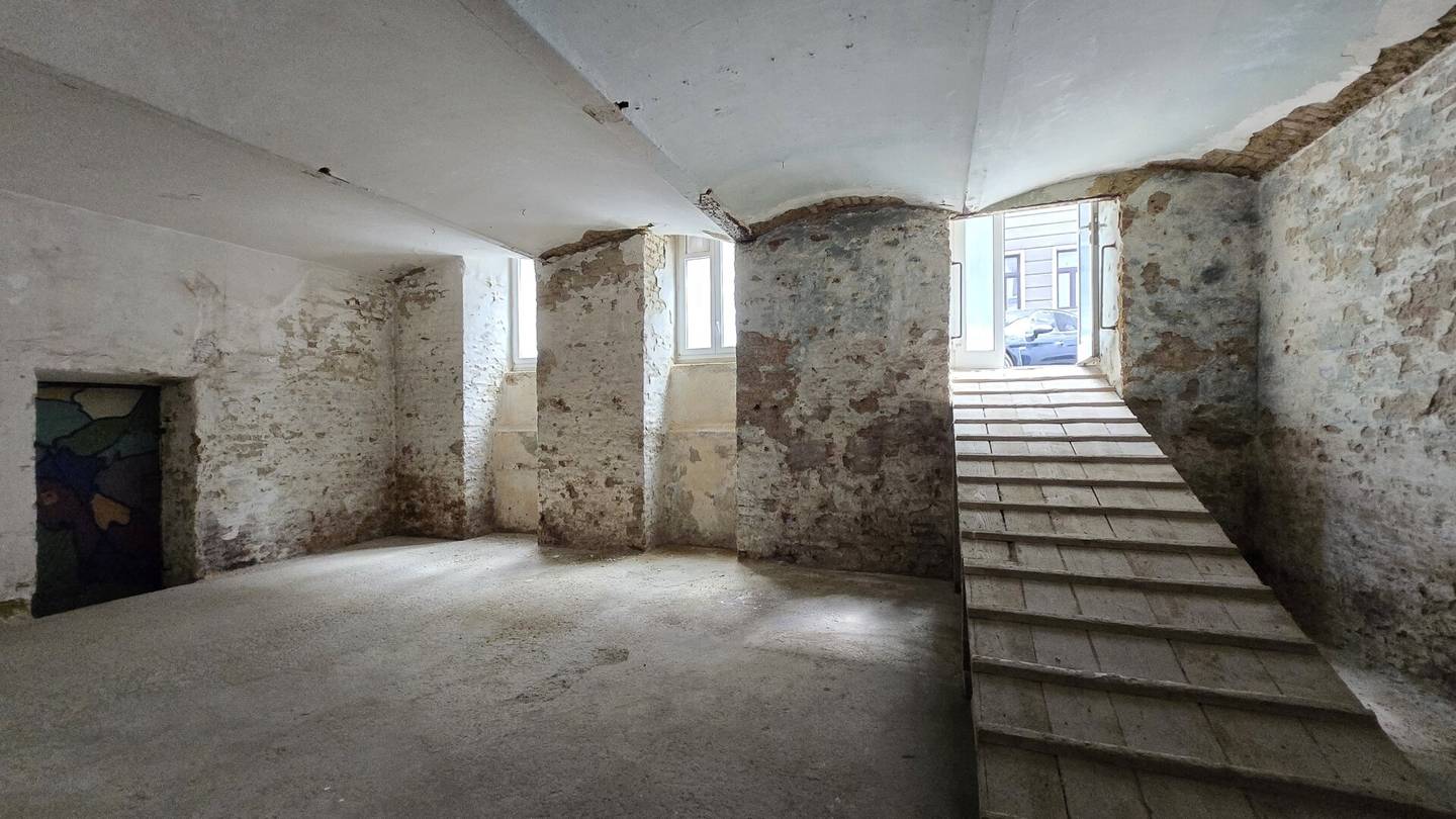 Dry storage space, 1 large room