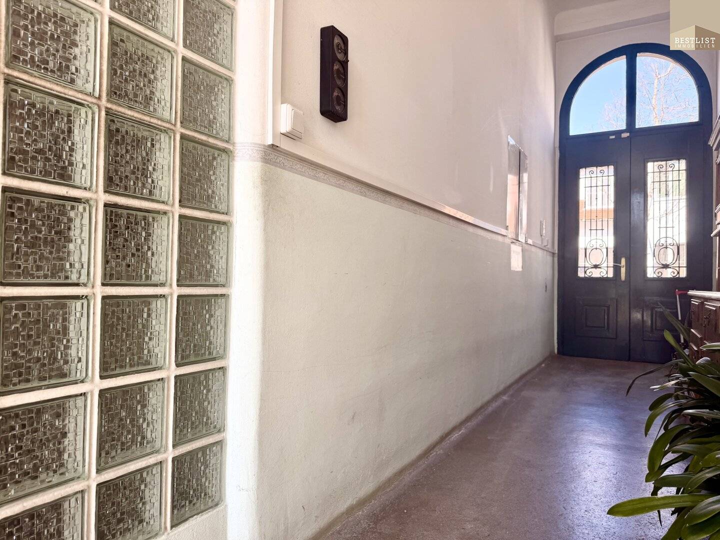 Charming townhouse in Baden, quiet location with large garden and development potential