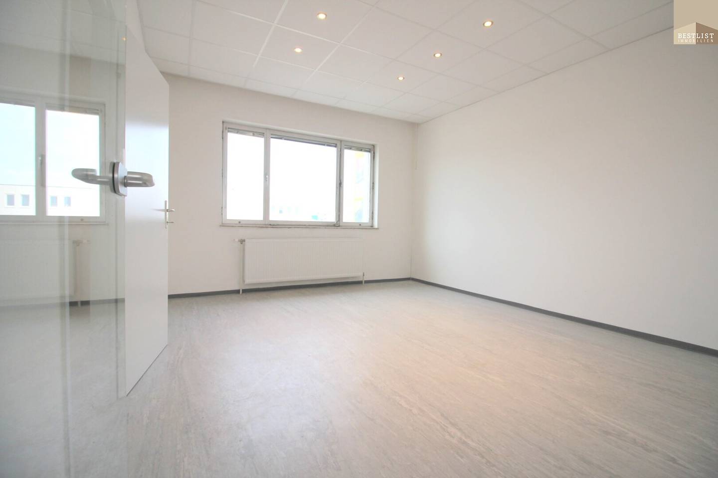 Office in top location