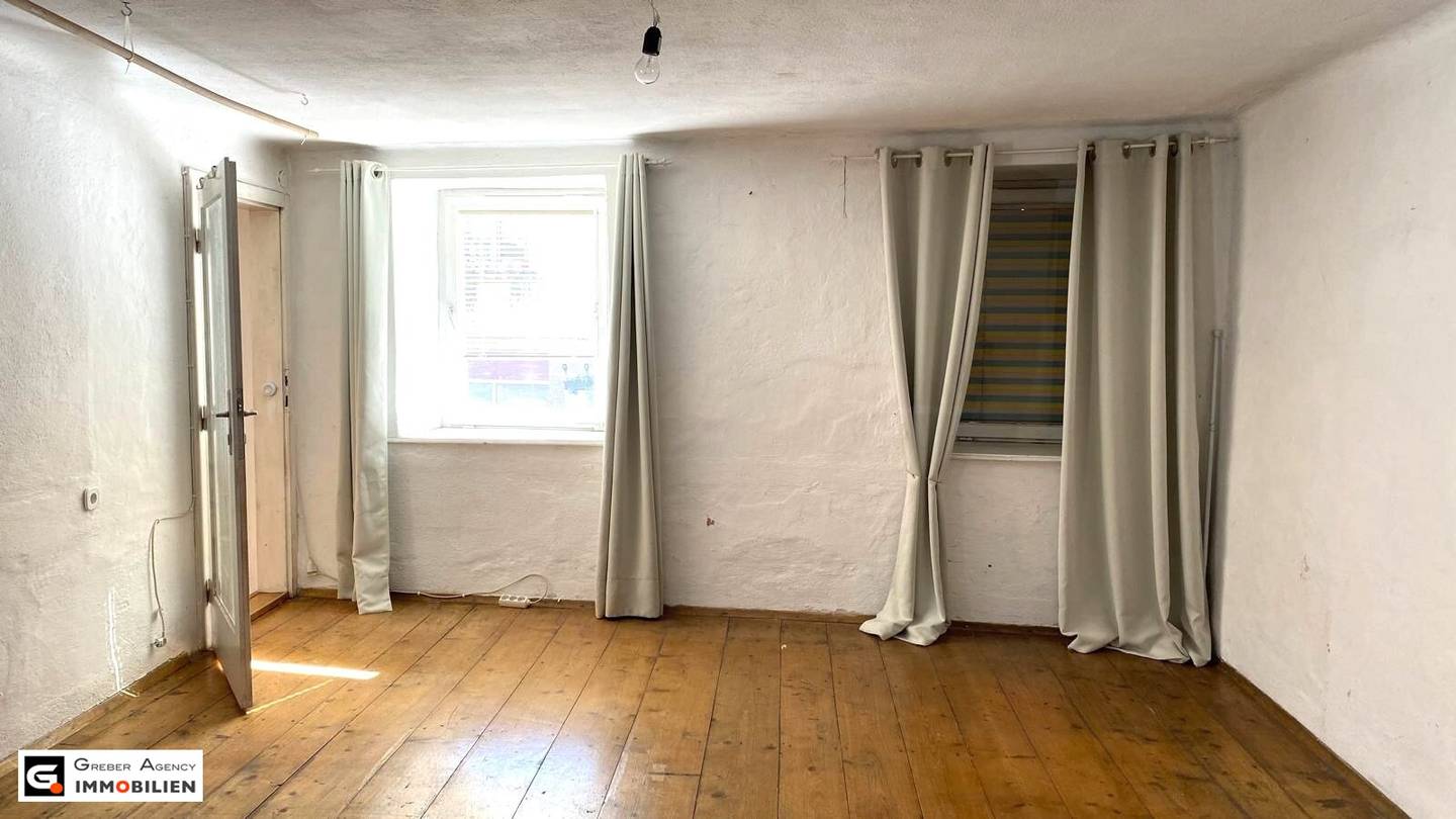Uraltes noch in seiner Ursprünglichkeit erhaltenes Bauernhaus mit viel Potential zum Minipreis
