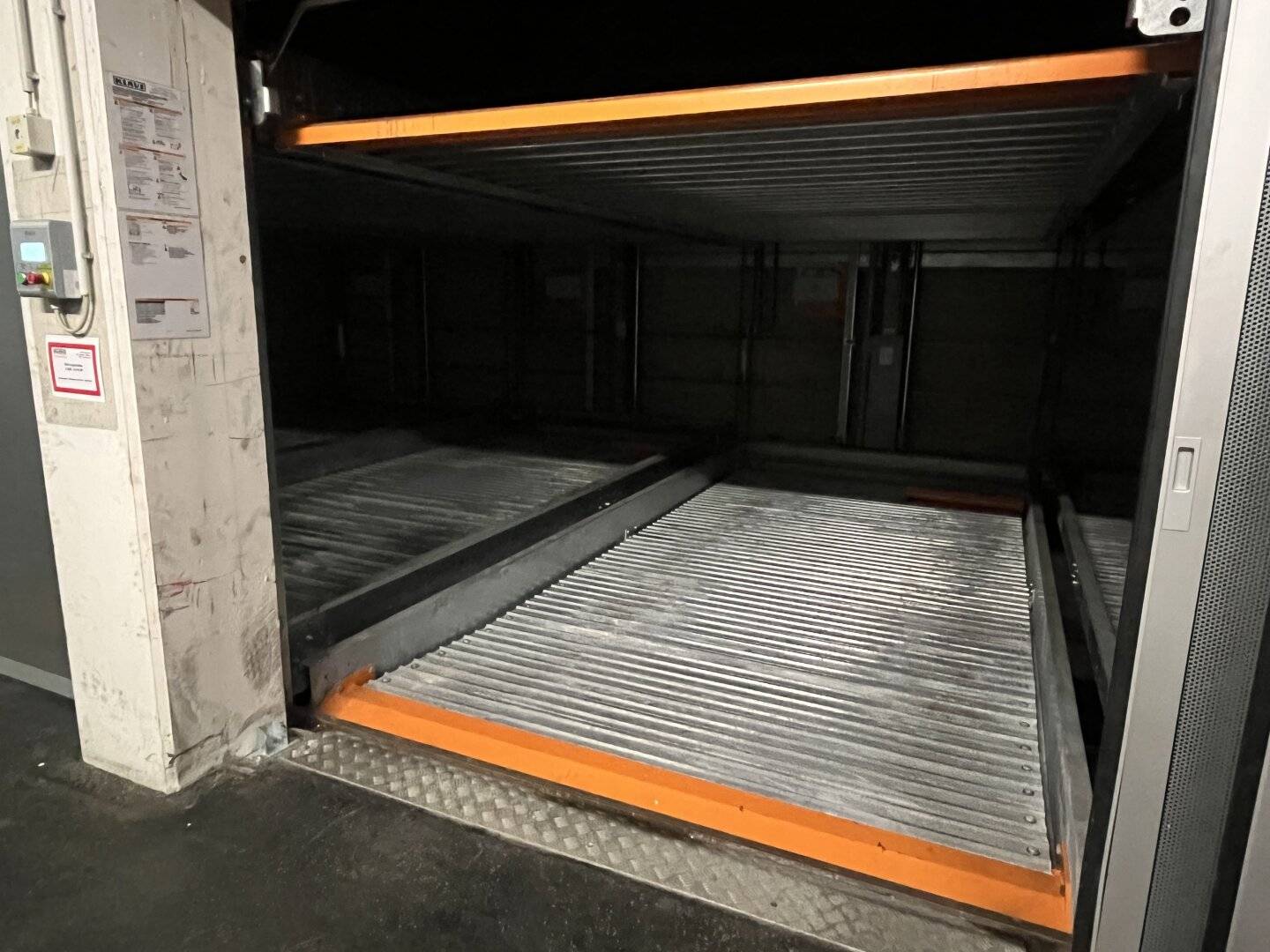 Underground parking space Schottenfeldgasse/near Burggasse
