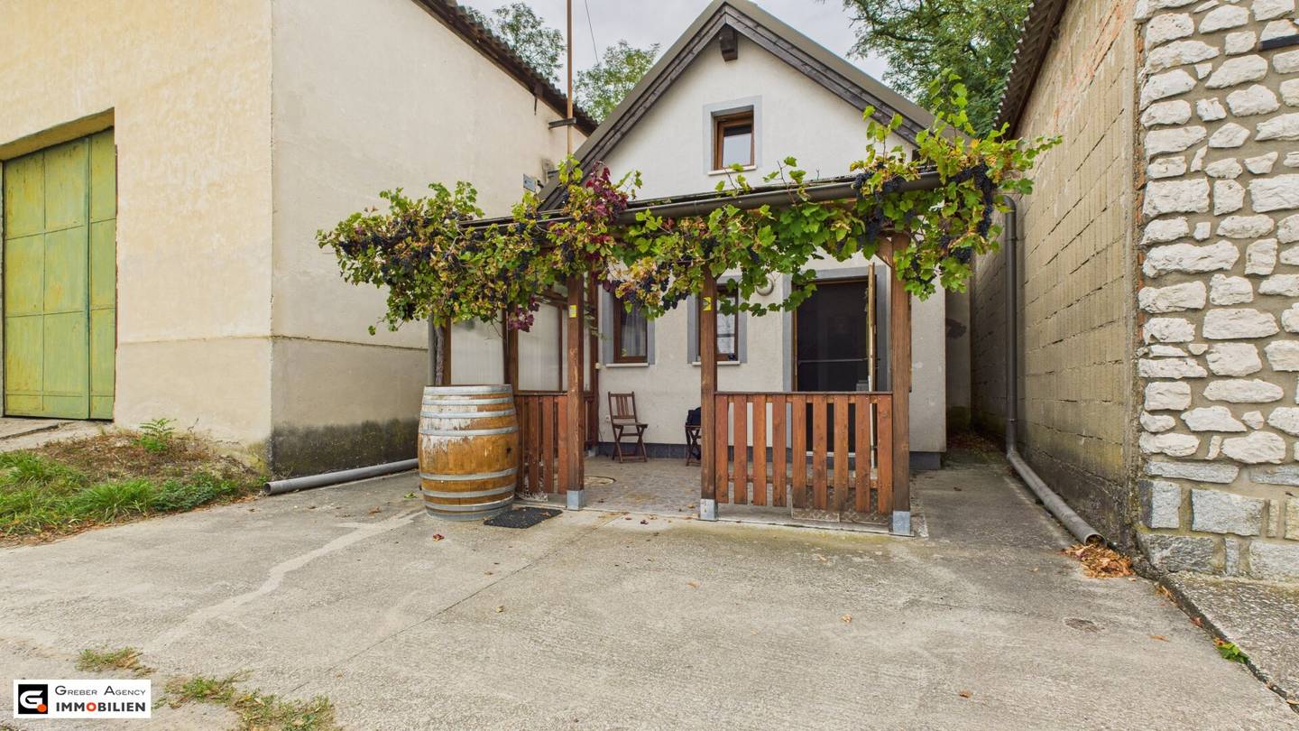 Ausgebautes Presshaus mit charmanter Kellerröhre