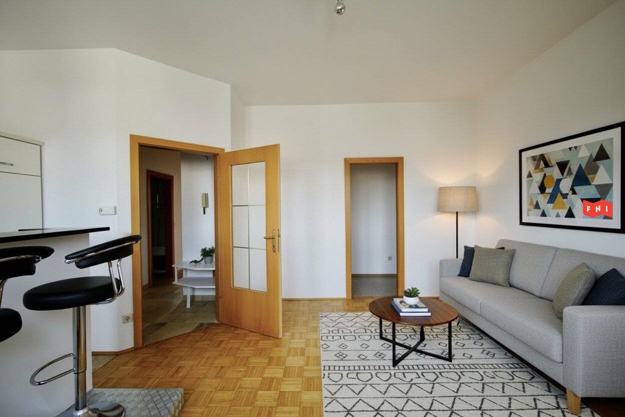 Schöne Altbau Dachgeschosswohnung mit Airbnb Potenzial