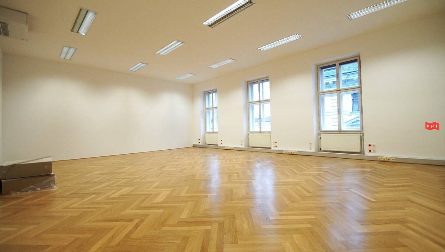 Dreamlike sunny office spaces on 2 floors in the city fantastic and representative property