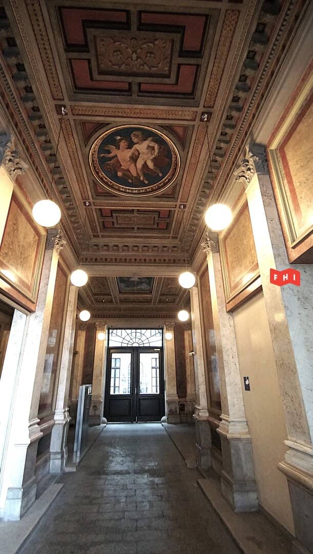Dreamlike sunny office spaces on 2 floors in the city fantastic and representative property