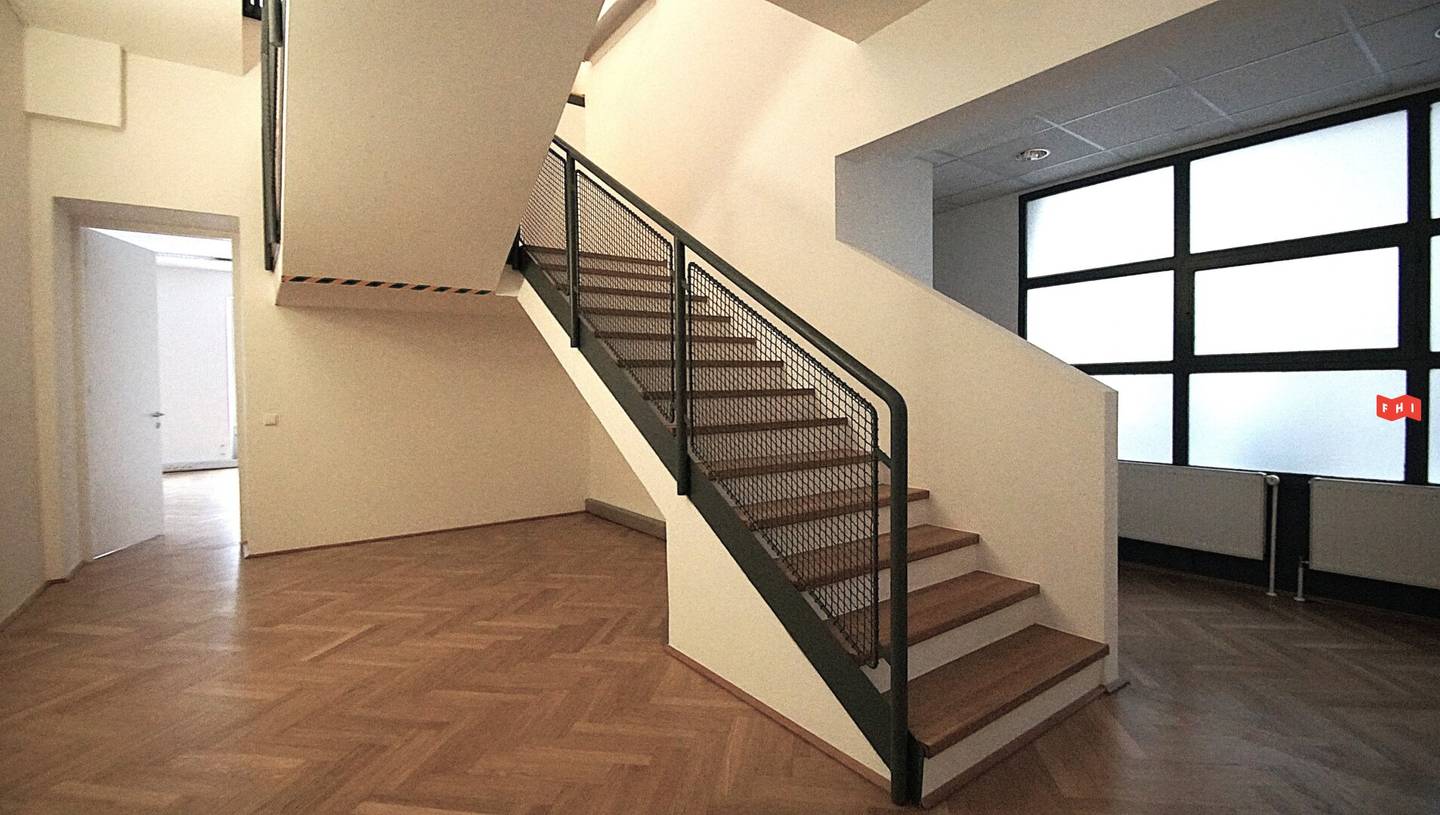 Dreamlike sunny office spaces on 2 floors in the city fantastic and representative property
