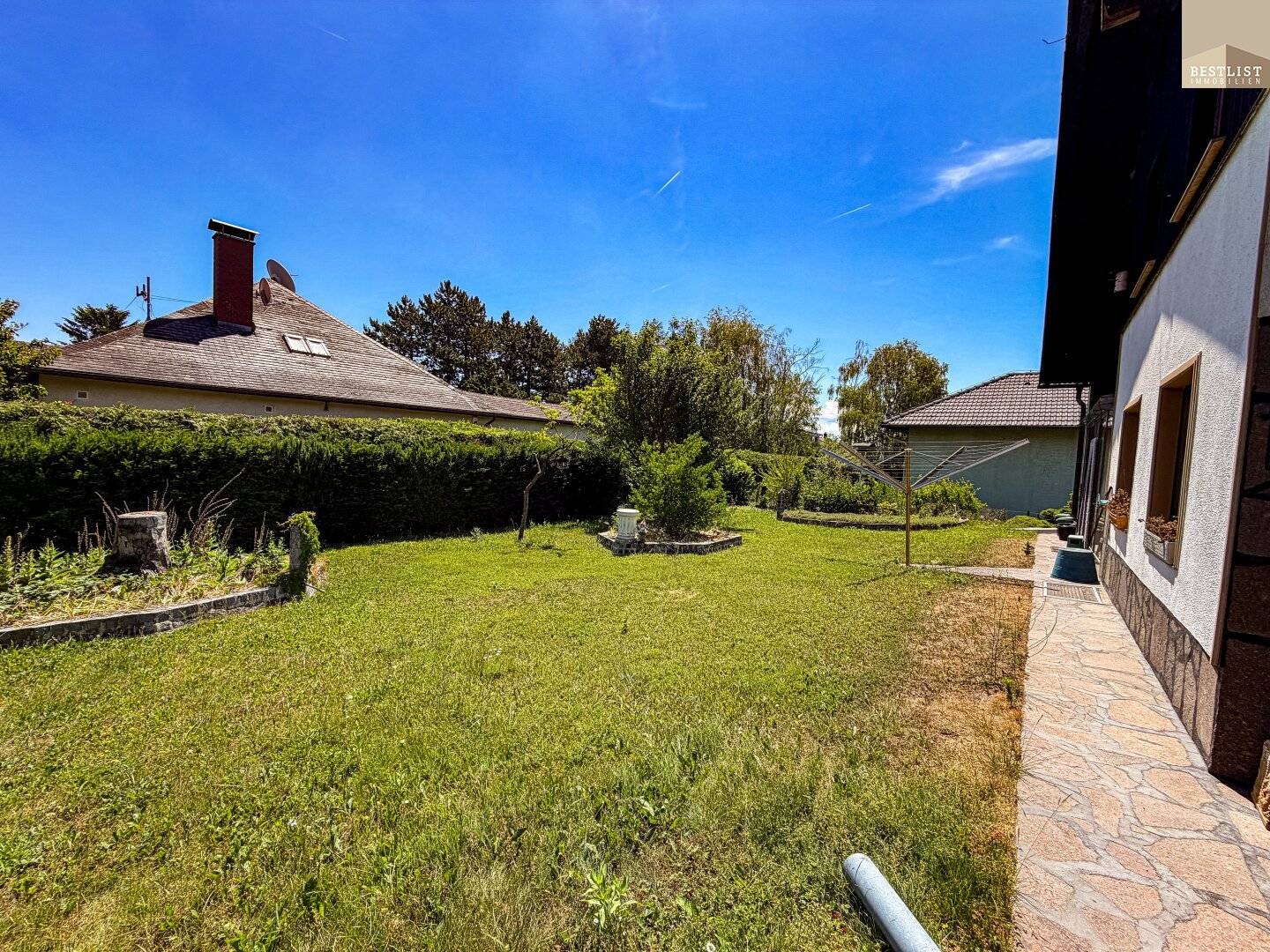 Viel Platz für die ganze Familie – Haus mit Garten, Keller und Ausbaureserve