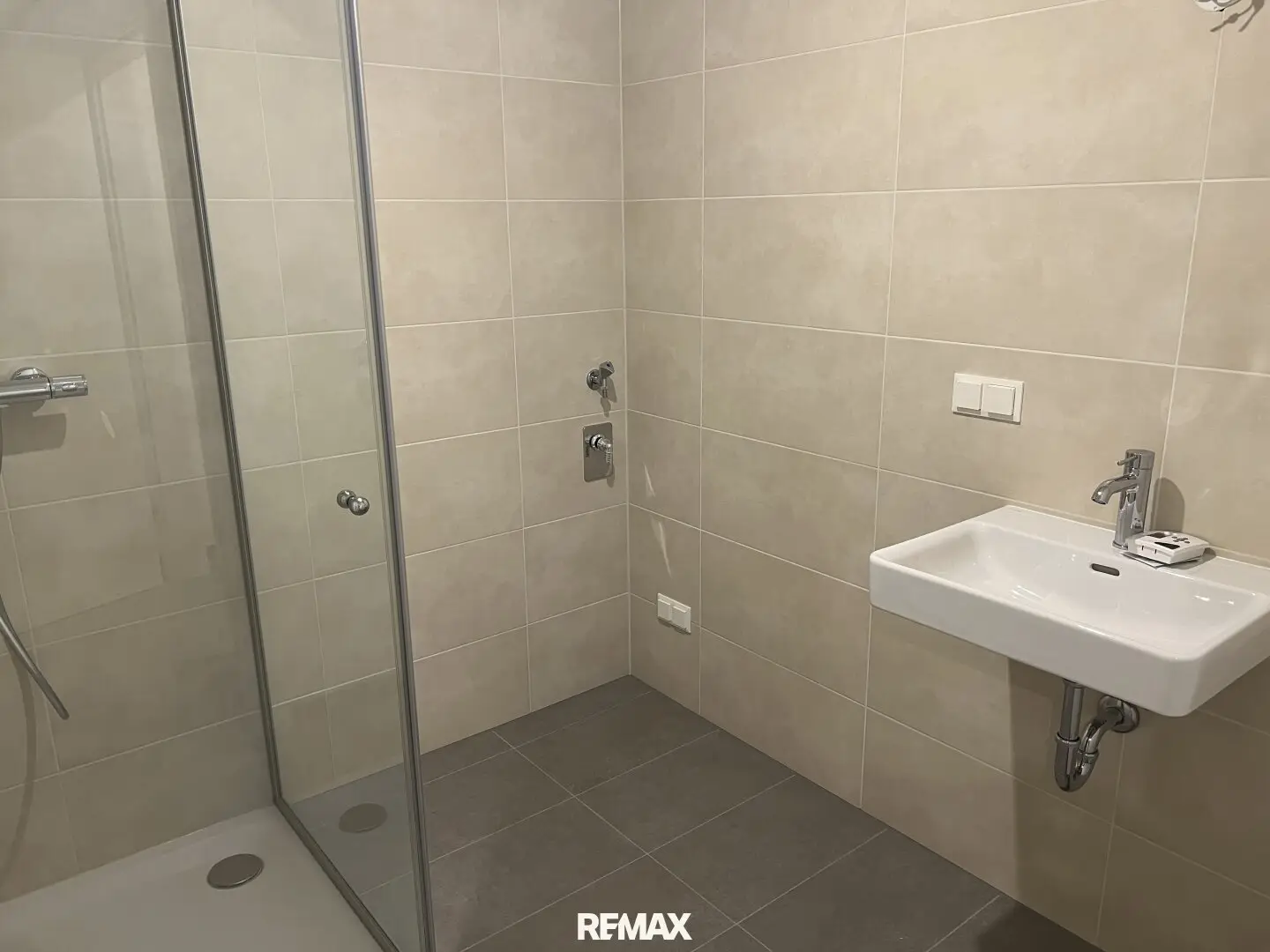 Loggia apartment in the Zehnerviertel, air conditioning, 2 rooms and first occupancy