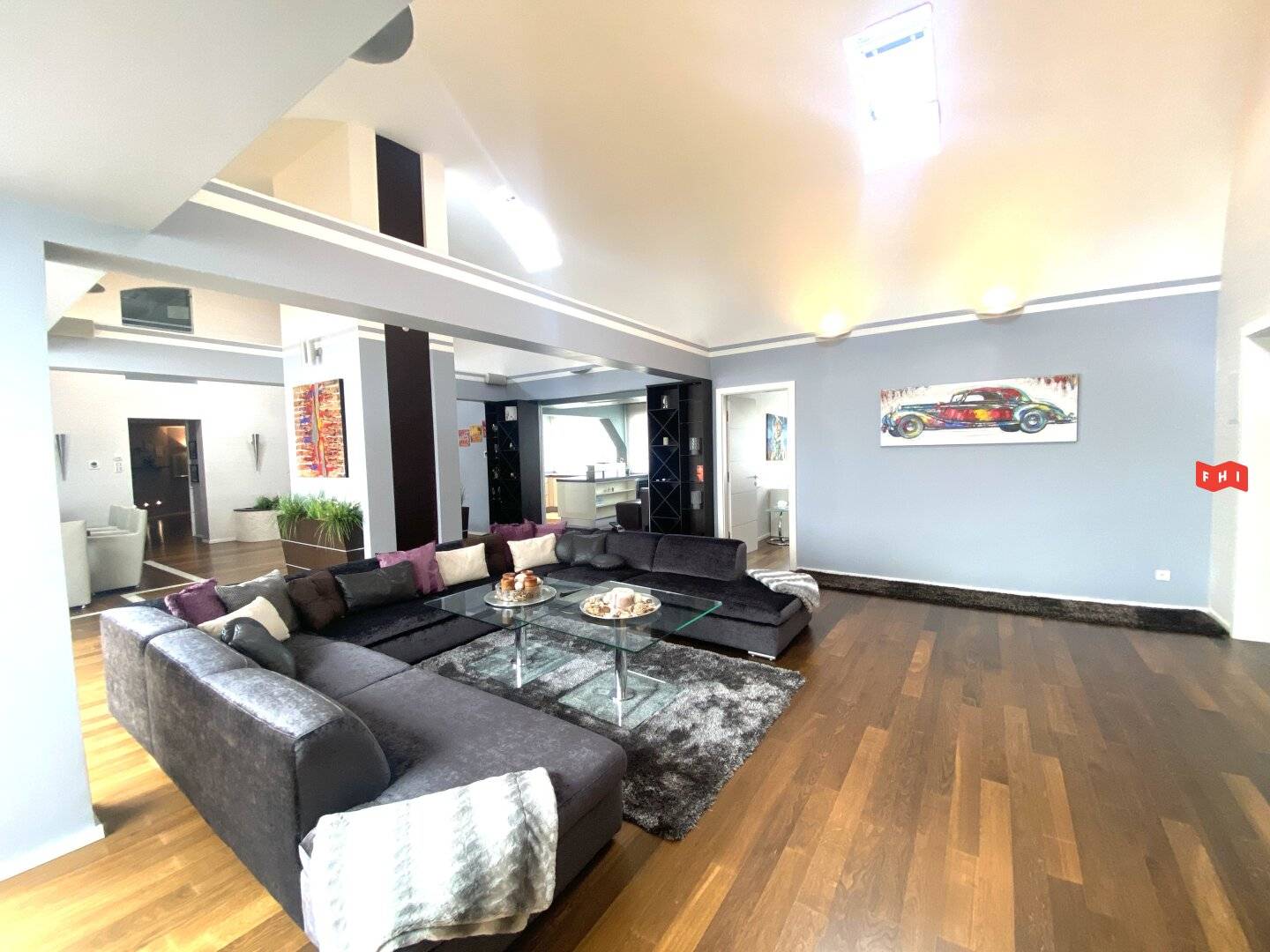 Living in Paradise, furnished penthouse apartment in the Inner City, 1010 for sale