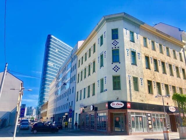 Magnificent classic Viennese Altbau office with 3 rooms, SONNWEND-VIERTEL near HAUPTBAHNHOF