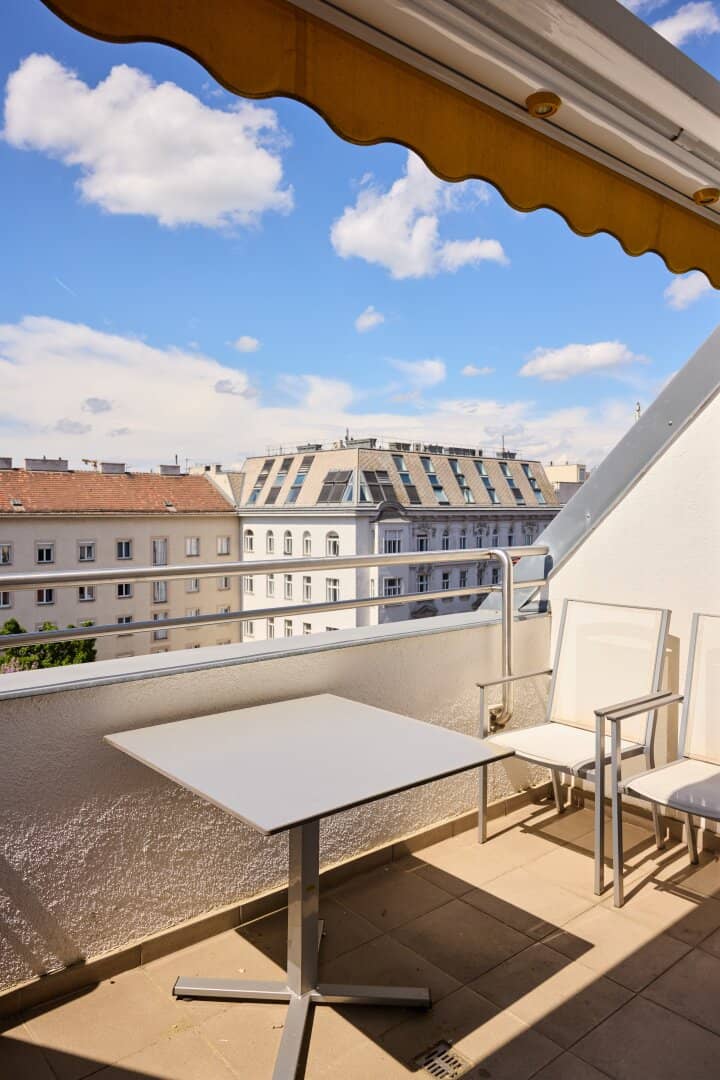 Exclusive penthouse in the 8th district – entire attic floor with terrace and optional single garage