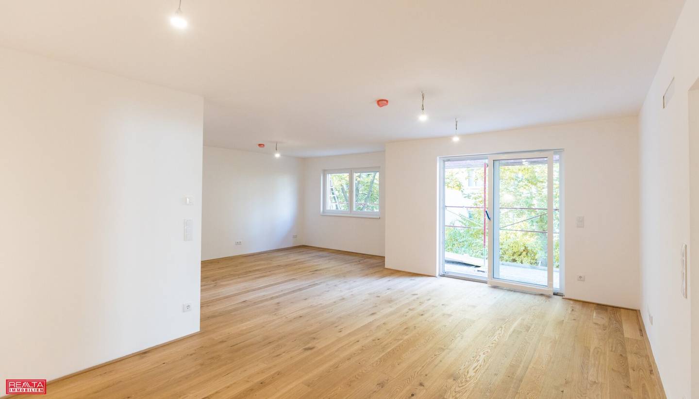 4-room retreat with 2 balconies +++ oriented to the west (courtyard)