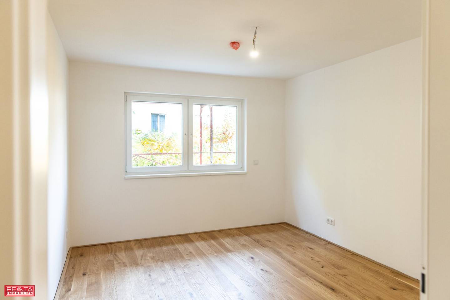 66 qm Wohnen - 30 qm Dachterrasse  +++ Der Traum vom Wohnen in Esslinger Ruhelage