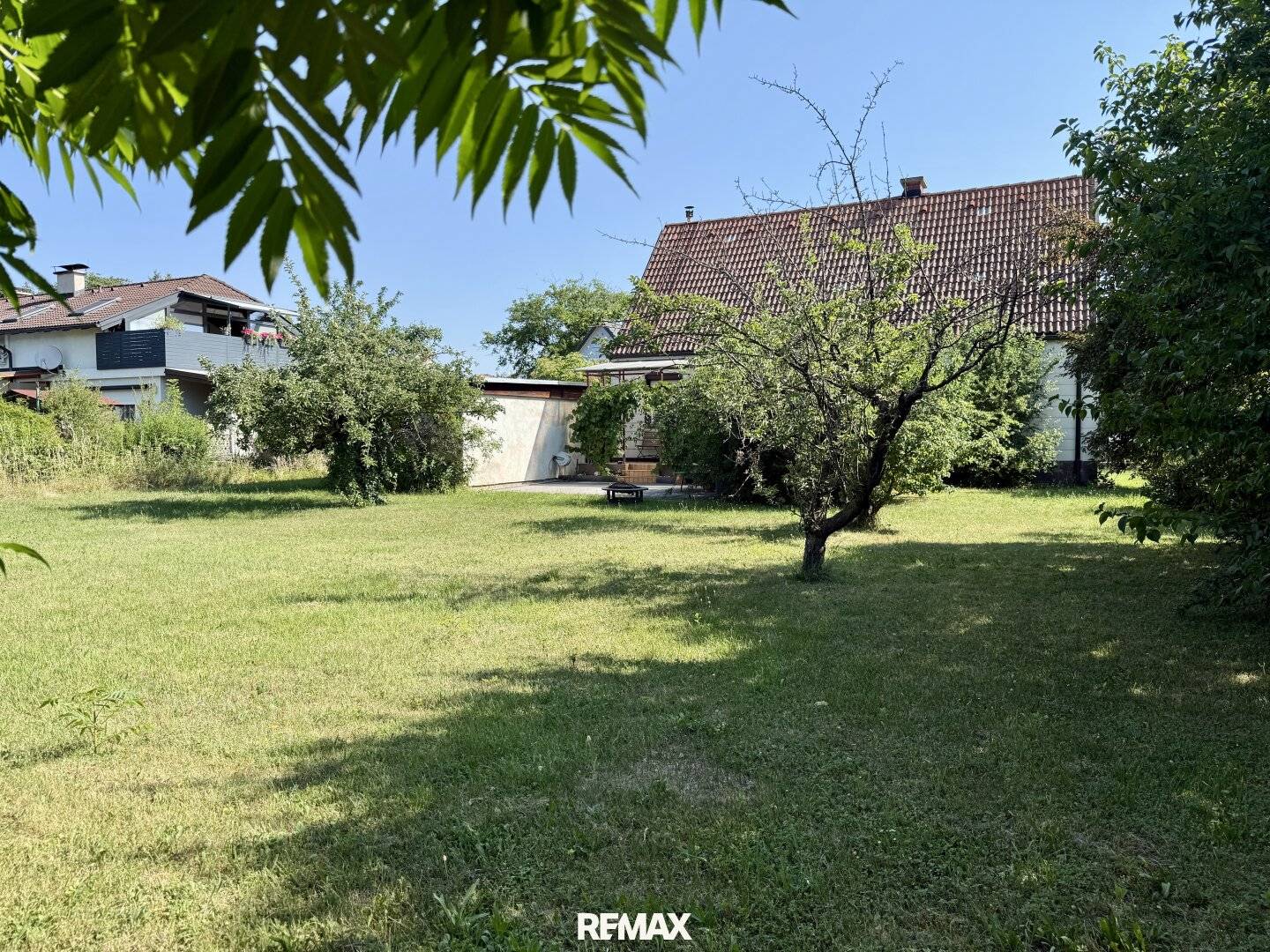 Charming single family house with approx. 99.10 m² living area on 1,027 m² private plot for sale!