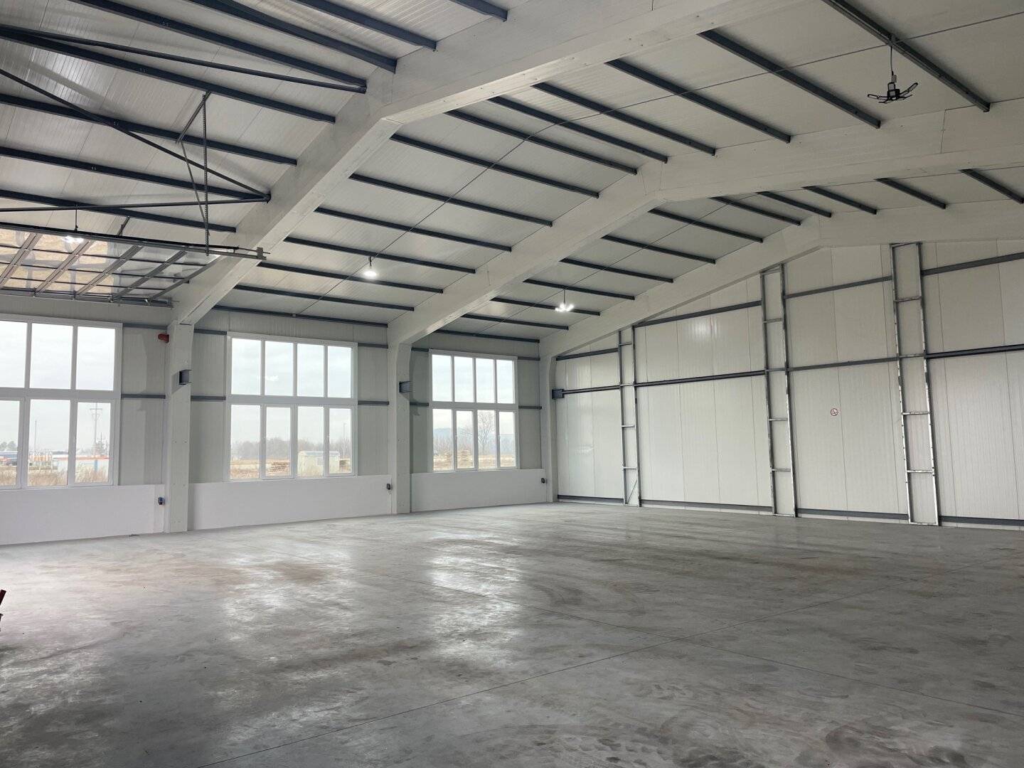 370qm topausgestattete Gewerbehalle für Werkstatt oder Lager