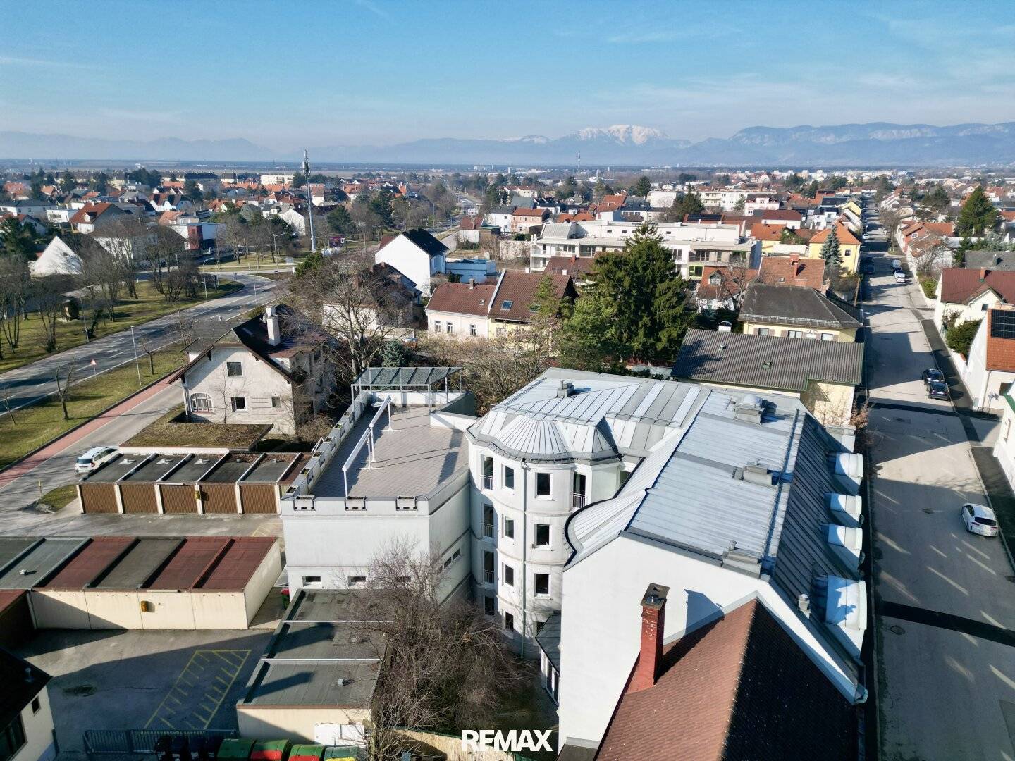 Ehemaliges Seniorenheim, gewerbliche Widmung, große Dachterrasse &amp; 16 Garagen in Wiener Neustadt – Top Chance!