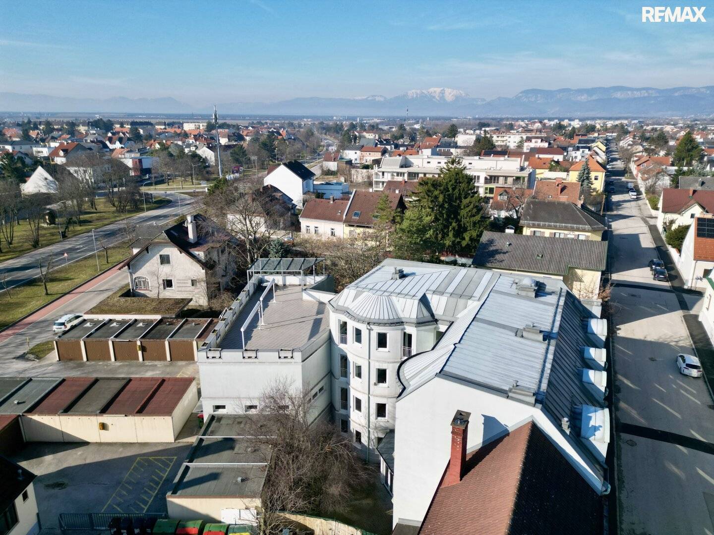 Ehemaliges Seniorenheim, gewerbliche Widmung, große Dachterrasse &amp; 16 Garagen in Wiener Neustadt – Top Chance!