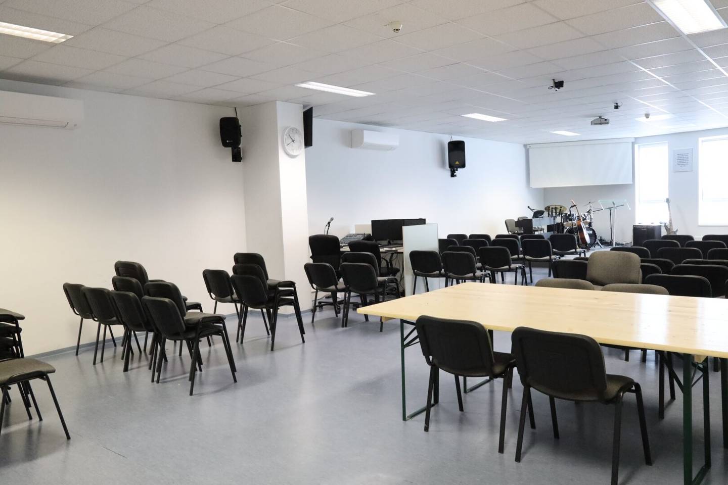 267m² versatile office space