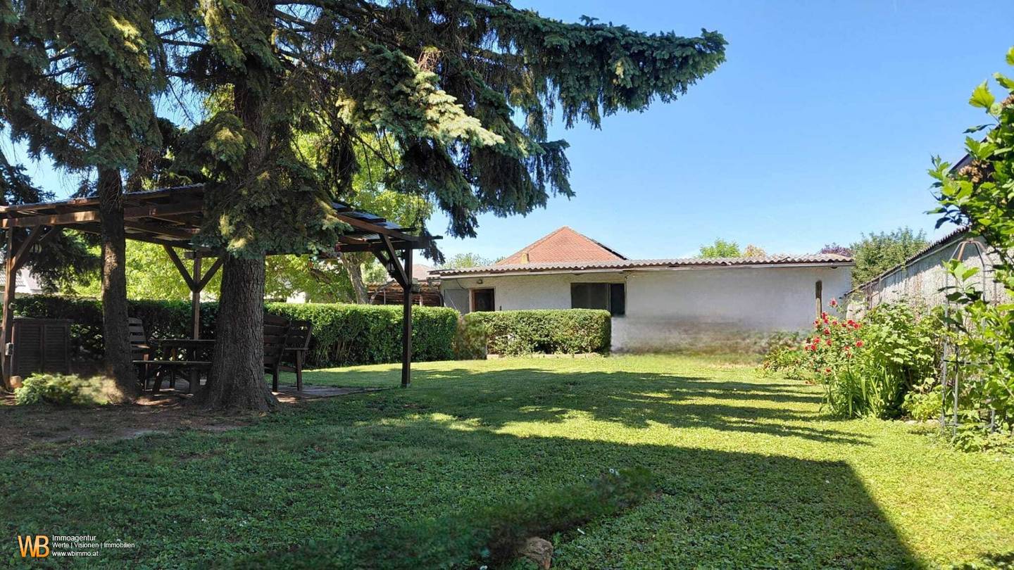 Two-family house with two times 100m² living area