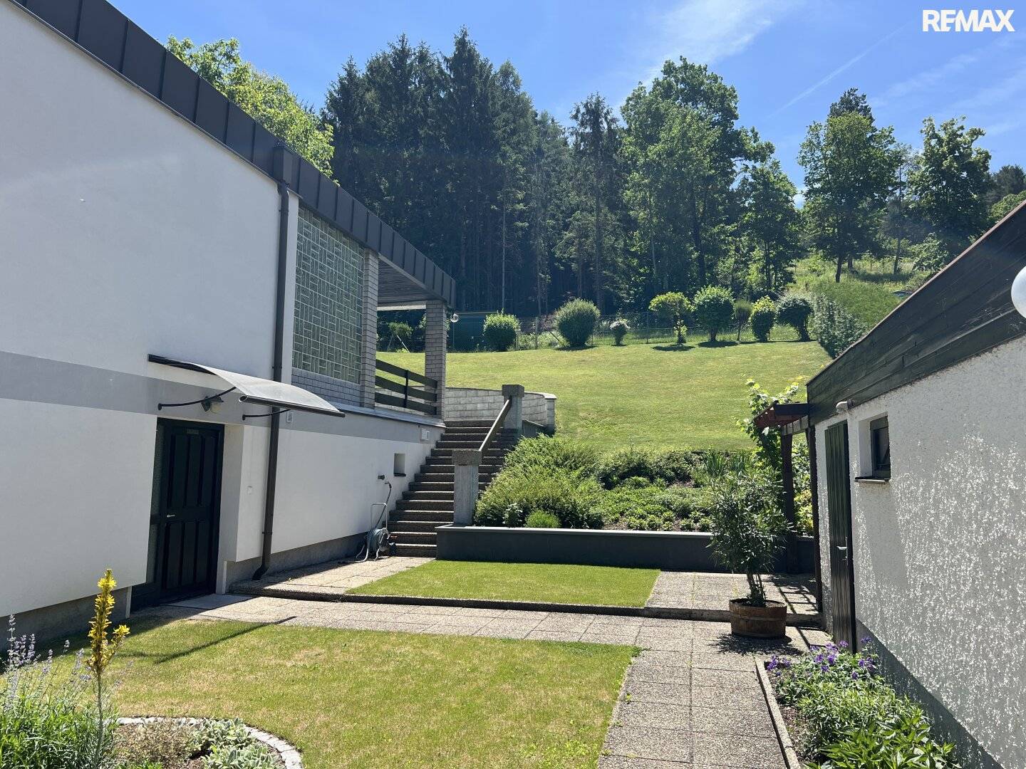Burgblick: Charmantes Einfamilienhaus mit Garten, Terrasse und Wellnessbereich in Forchtenstein
