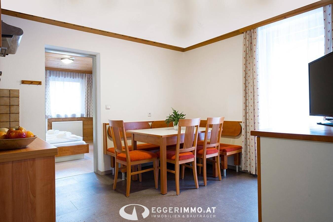 5700 Zell am See: Apartment building with restaurant in central location of Zell am See, 12 parking spaces, growth potential guaranteed