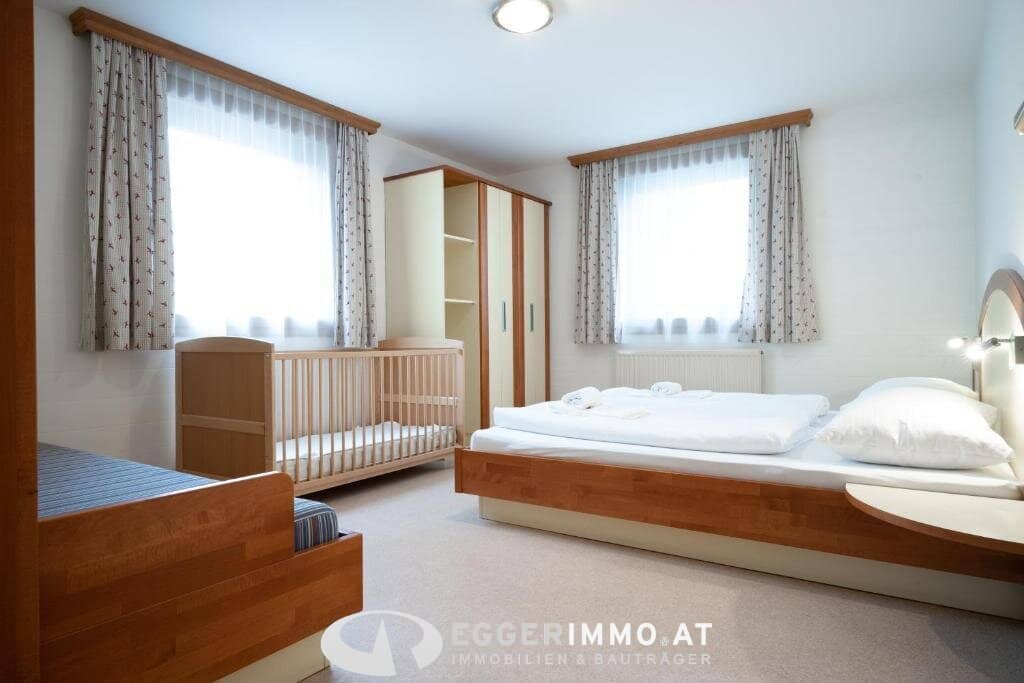 5700 Zell am See: Apartment building with restaurant in central location of Zell am See, 12 parking spaces, growth potential guaranteed