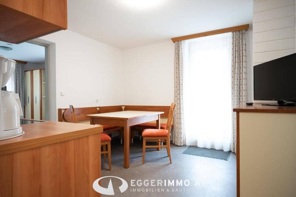 5700 Zell am See: Apartment building with restaurant in central location of Zell am See, 12 parking spaces, growth potential guaranteed
