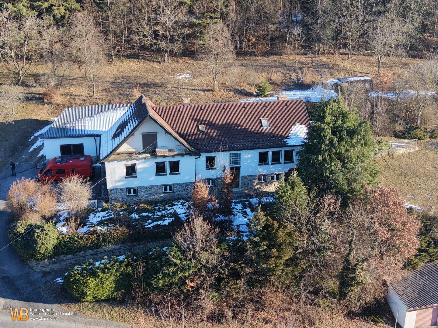 Fernblick 3 Geschoße, über 200m² WNFL + 100m² Lager + 4300m² Eigengrund