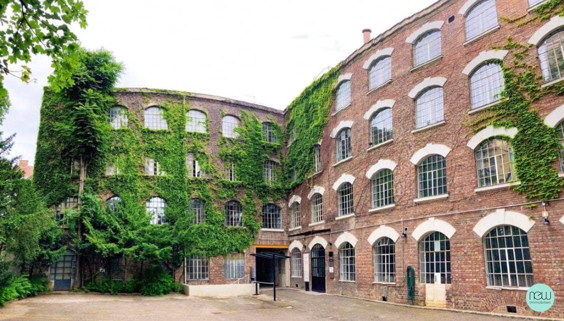 Plenty of space for creativity and tranquility / Loft office / Net rent € 2,990.00 incl. operating costs, VAT (Top 4)