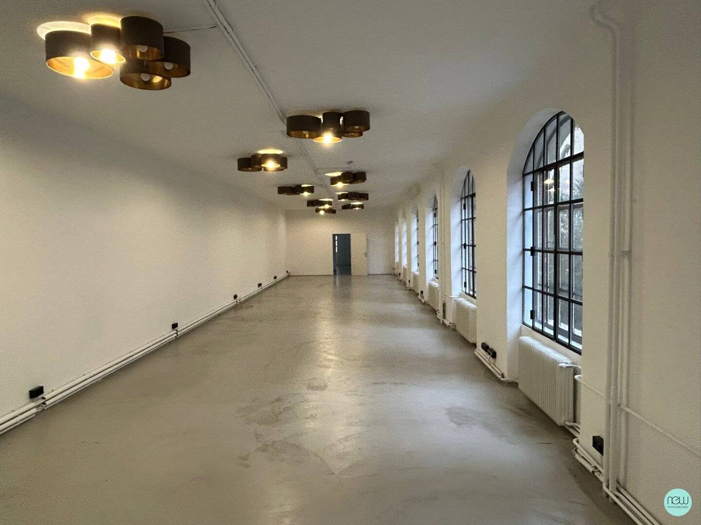 Plenty of space for creativity and tranquility / Loft office / Net rent € 2,990.00 incl. operating costs, VAT (Top 4)