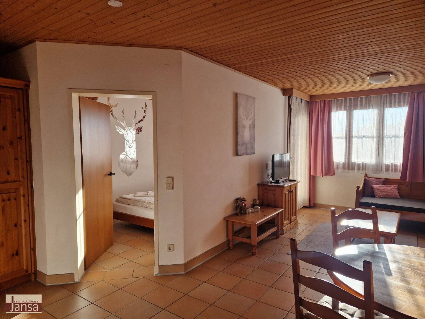 Zweizimmer-Ferienwohnung mit sonniger Terrasse zum genießen und vermieten