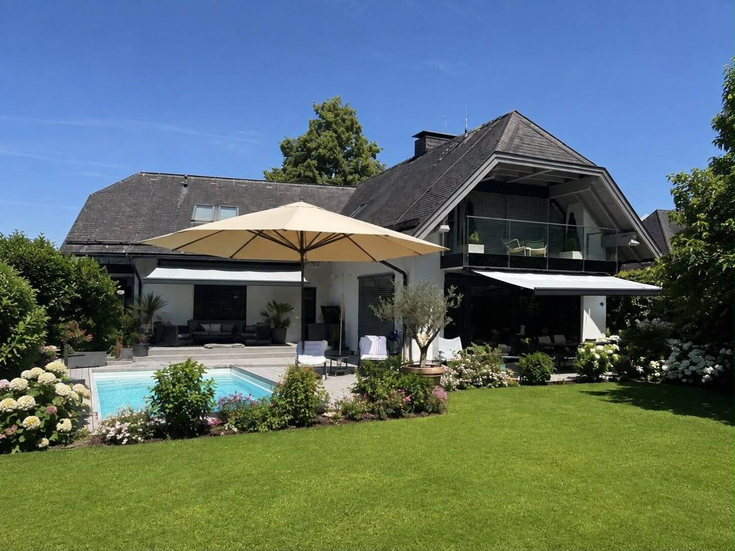 SALZBURG/ANIF: Exklusive Villa mit Pool in Bestlage