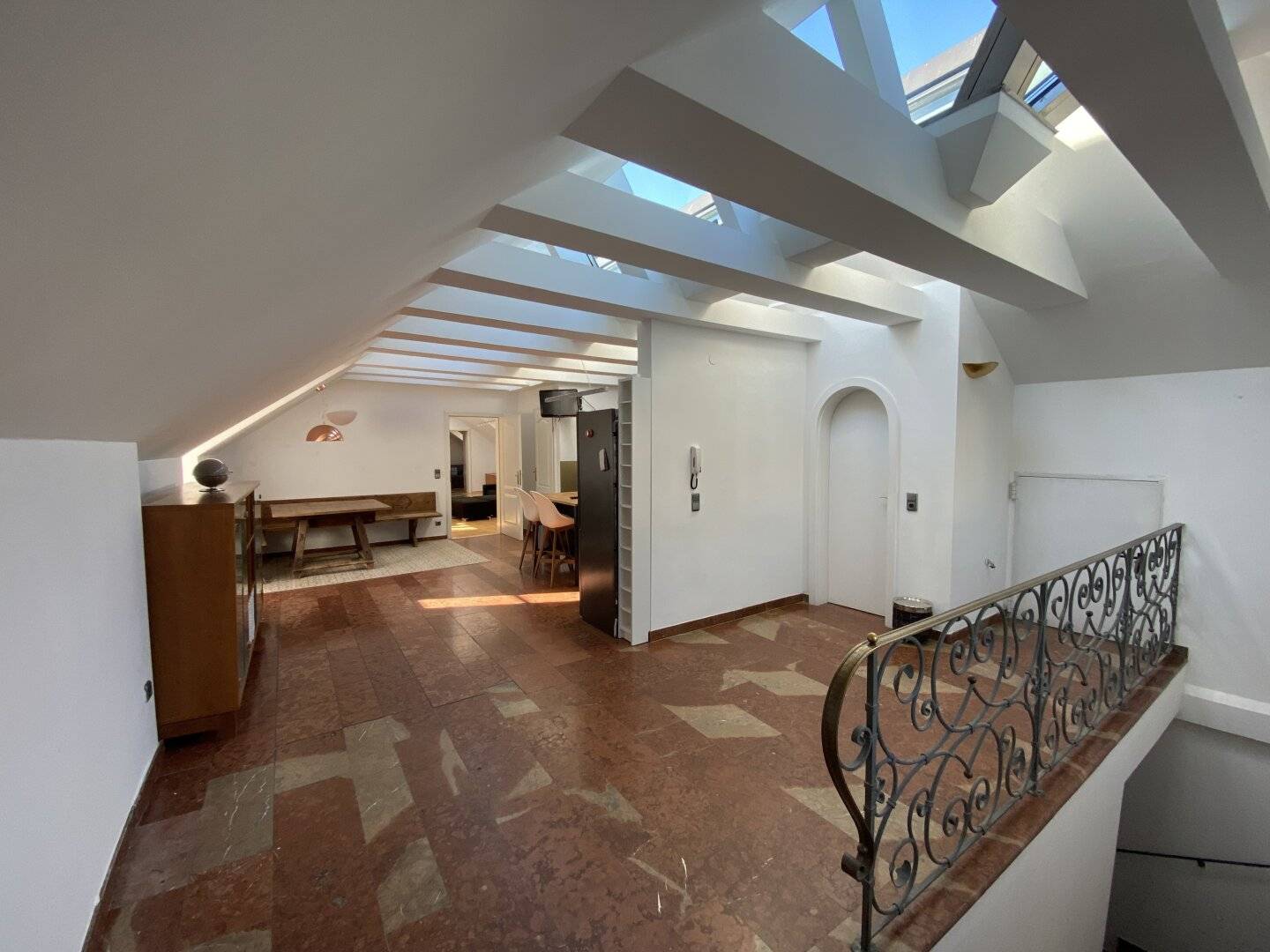 Lichtdurchflutete Dachgeschosswohnung im Herzen der Altstadt!
