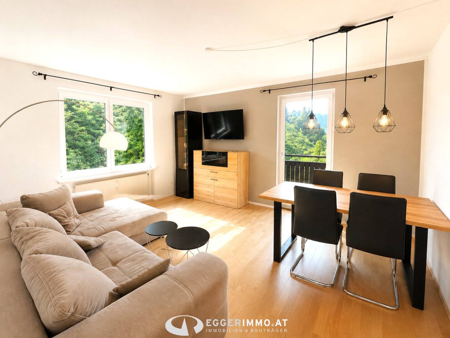 5753 Saalbach: Secondary residence ! Off to the slopes !! furnished holiday apartment approx. 42m², separate bedroom, sunny balcony, indoor pool, parking