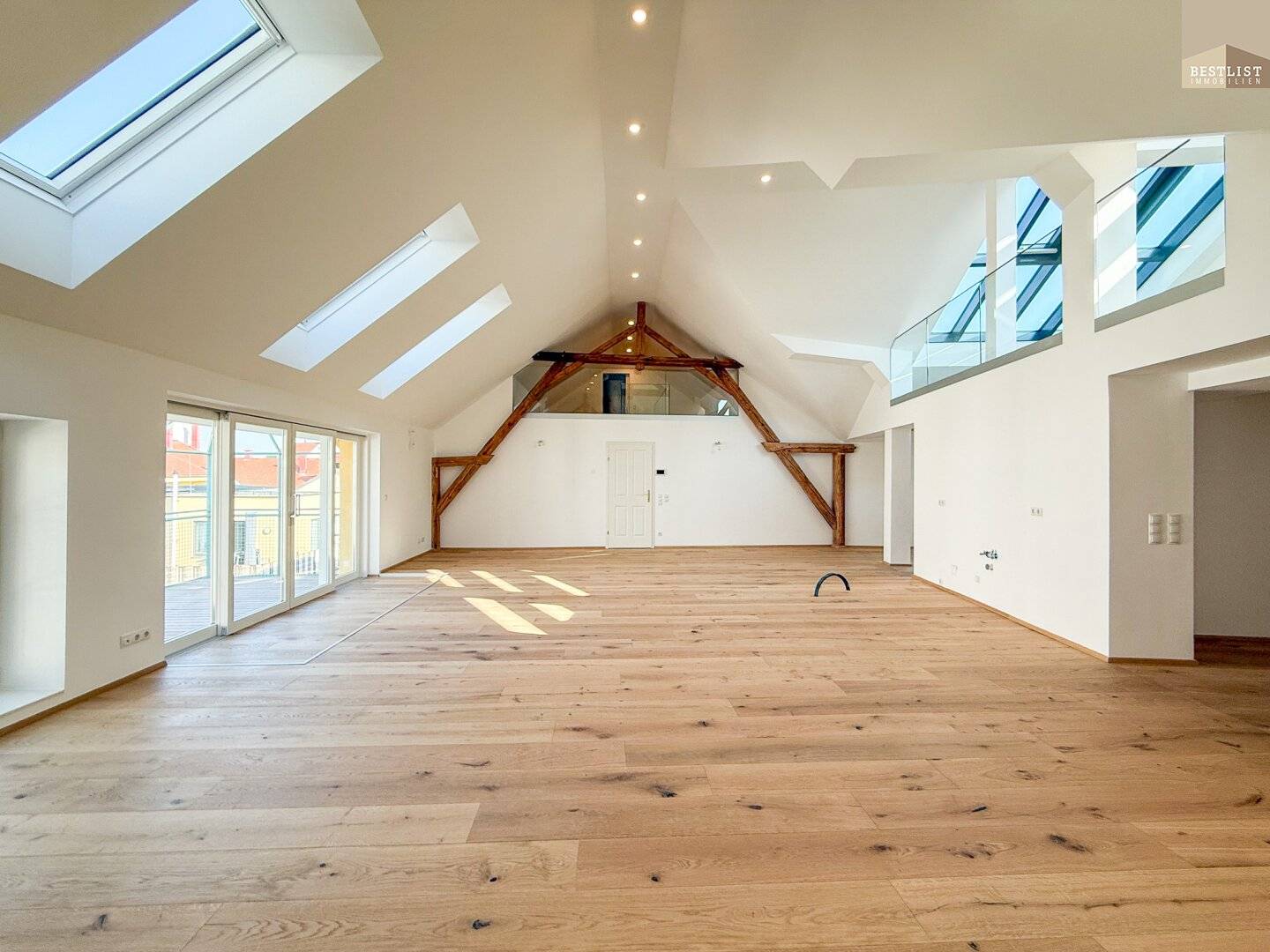 Exclusive roof terrace apartment in the heart of Baden for rent - first occupancy