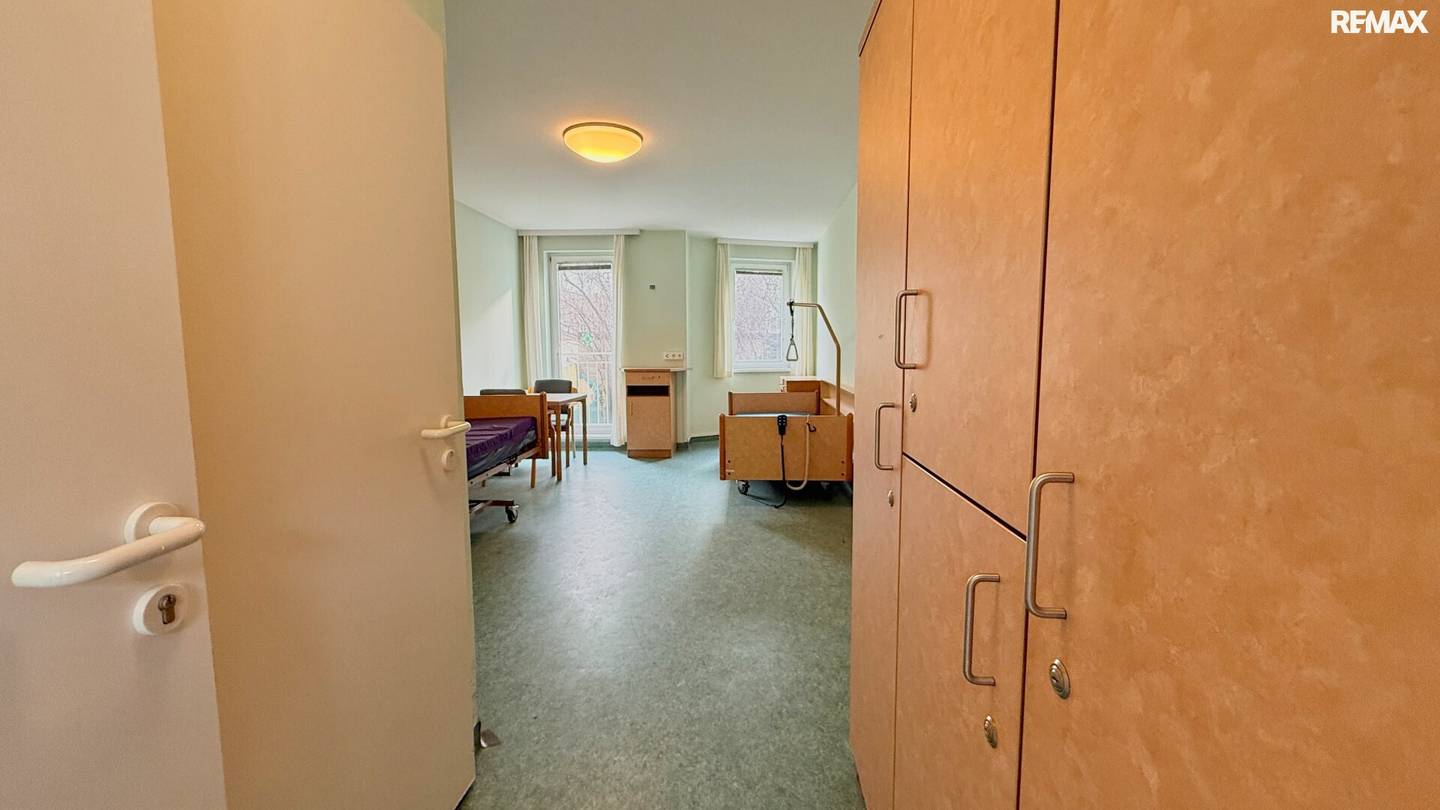 Investment opportunity! Perfectly suited for short-term rental and anchored in the condominium agreement