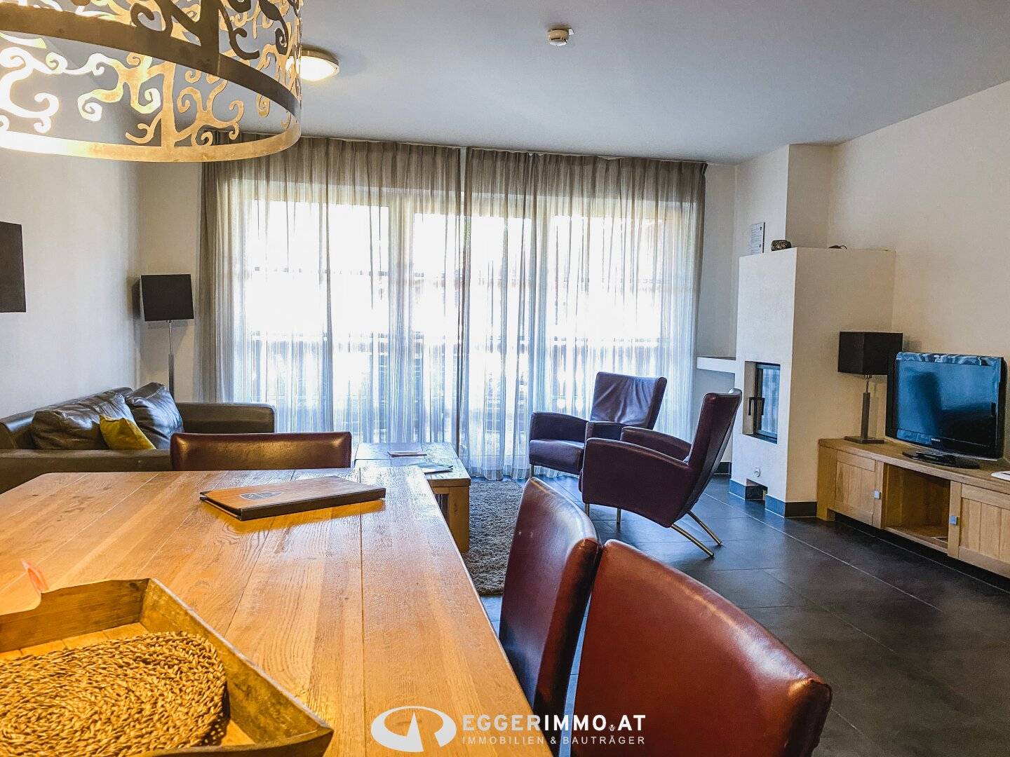 Modern buy to let apartment in very central location of Kaprun, wellness area, pool, fantastic view