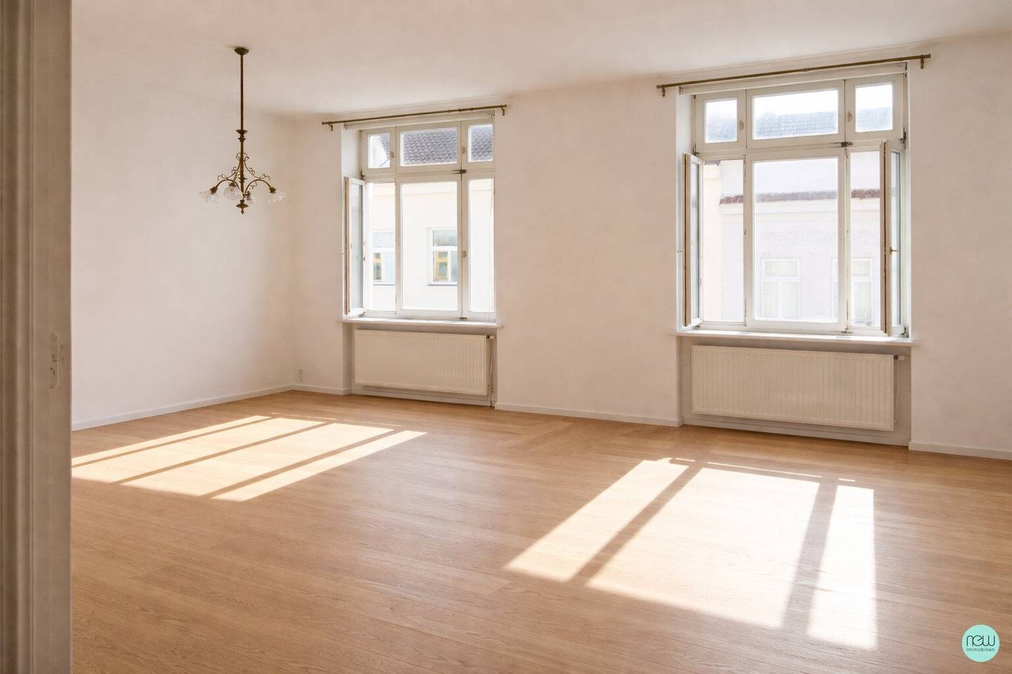 Wohnen, Arbeiten, zur Ruhe kommen/  helle 82 m² Altbauwohnung + Schuppen + 3 PKW-Abstellplätze