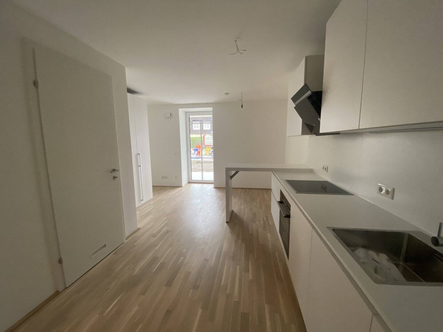 Investment: Partly furnished studio with small garden in Morzg - currently rented!