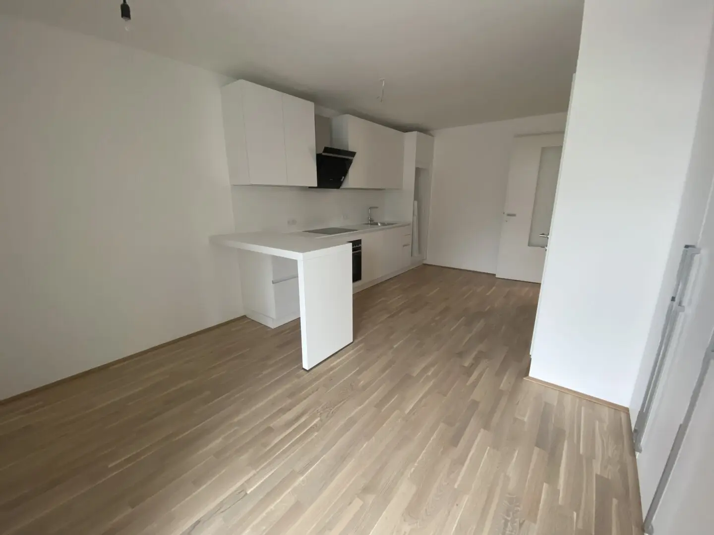 Investment: Partly furnished studio with small garden in Morzg - currently rented!