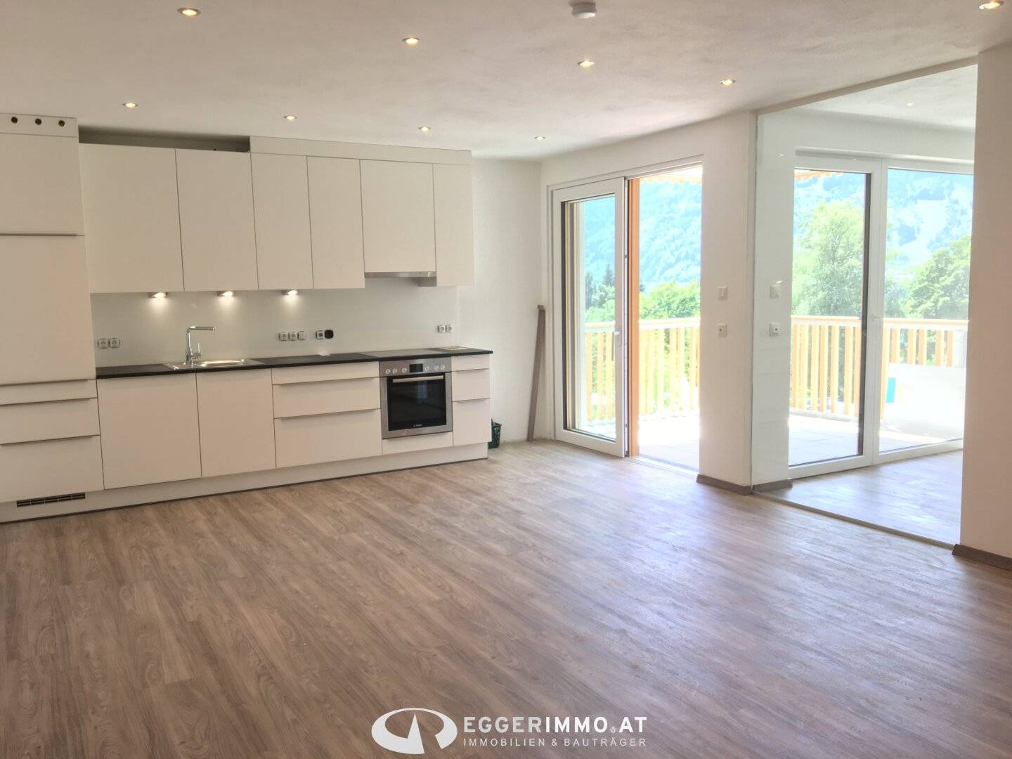 Like-new, modern 2-room apartment with lake view in Zell am See / Thumersbach for sale
