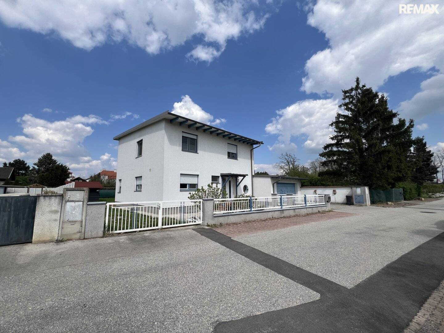 Großzügiges Einfamilienhaus mit Garten, Terrasse &amp; Garage in Ebenfurth, 4 Zimmer, 195m²