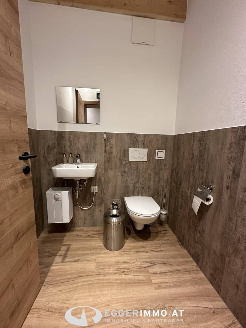Modern new-build office spaces (optionally including a service apartment) in Saalfelden / Harham directly on the B311 for rent
