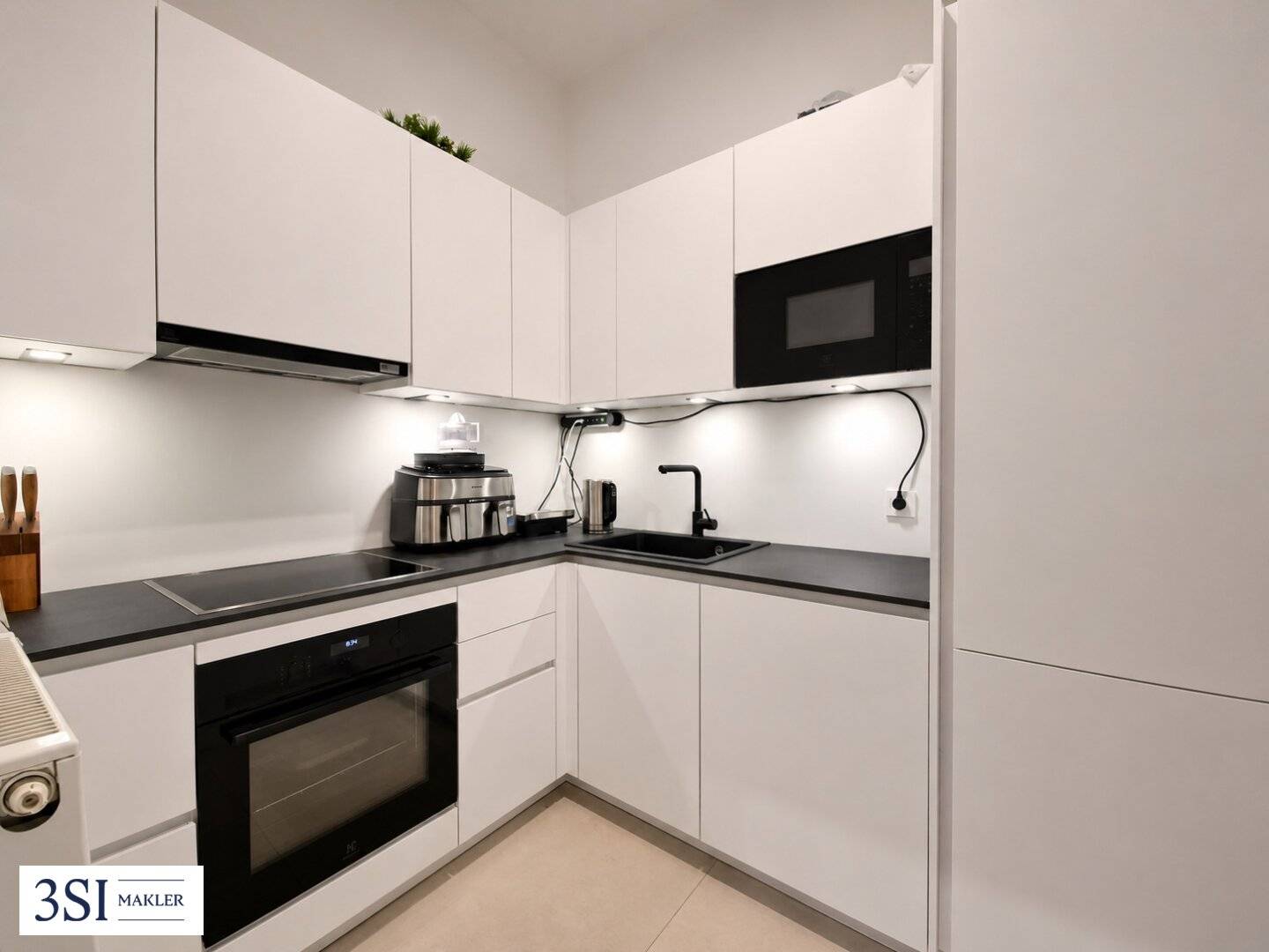 Bright 2 room first occupancy near Naschmarkt