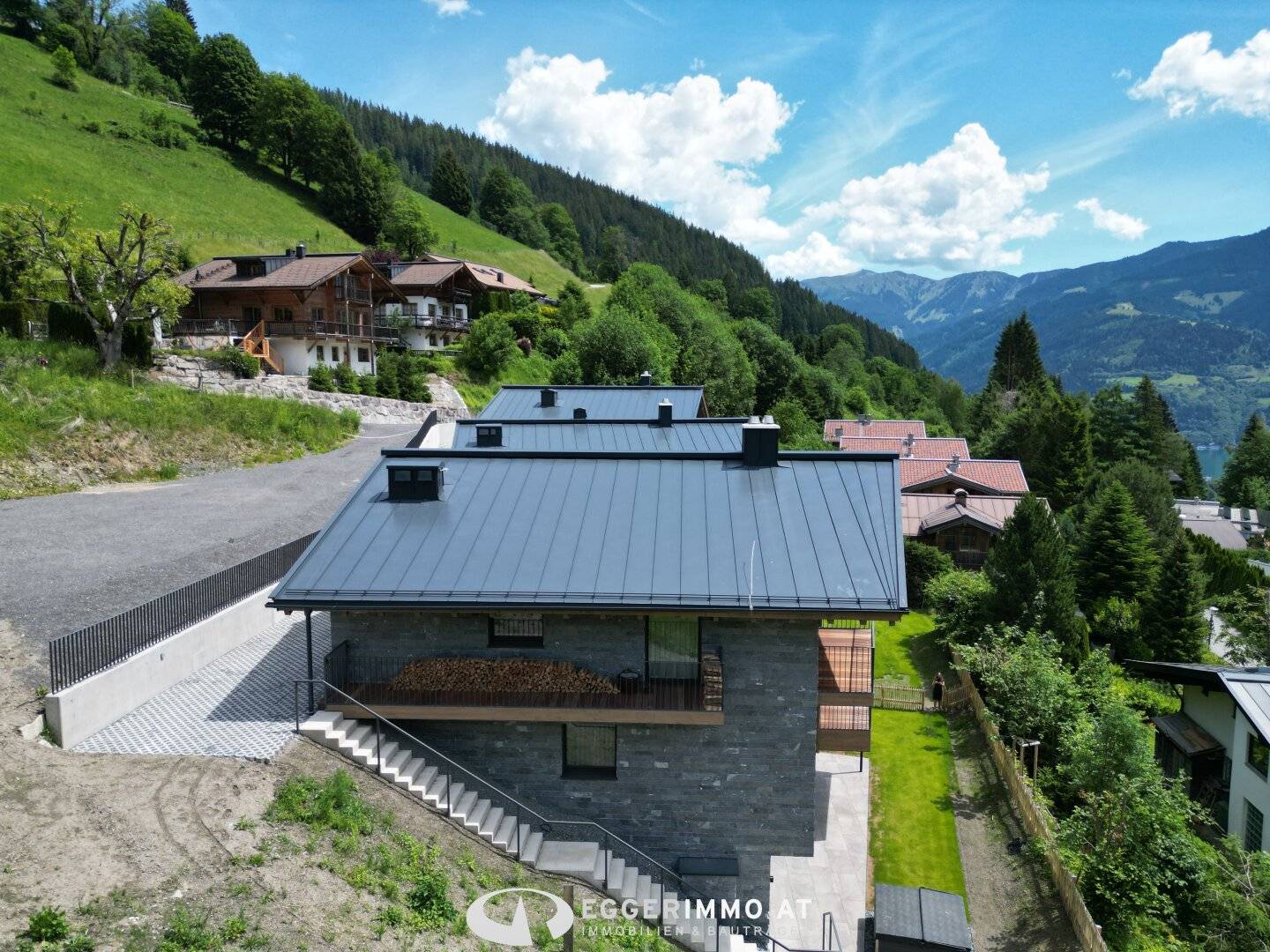 Zell am See / Schmitten: Exklusive Neubau Villa direkt an der Skipiste zu verkaufen