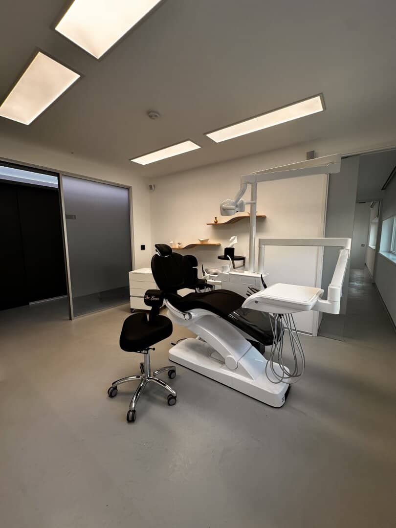 Riedenburg: Rented fully equipped state-of-the-art medical practice/doctor's office at the gateway to the Salzburg Old Town