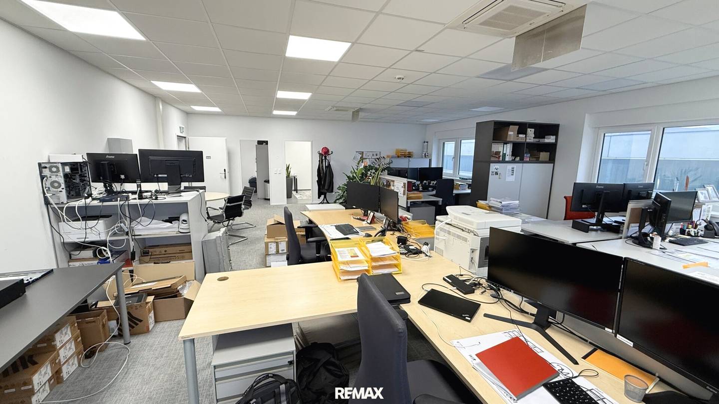 Workbase 100 m² office on the ground floor