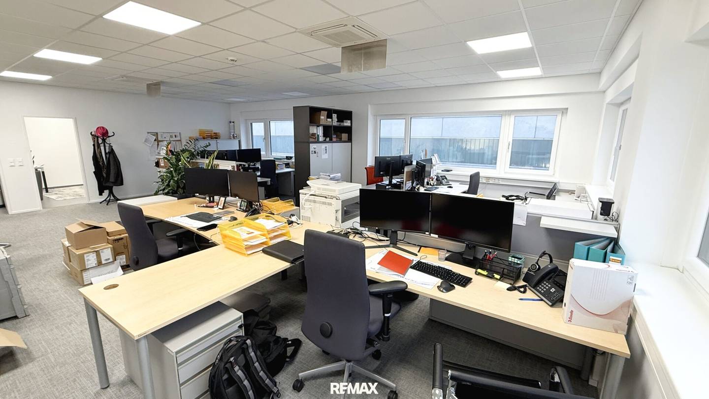 Workbase 100 m² office on the ground floor