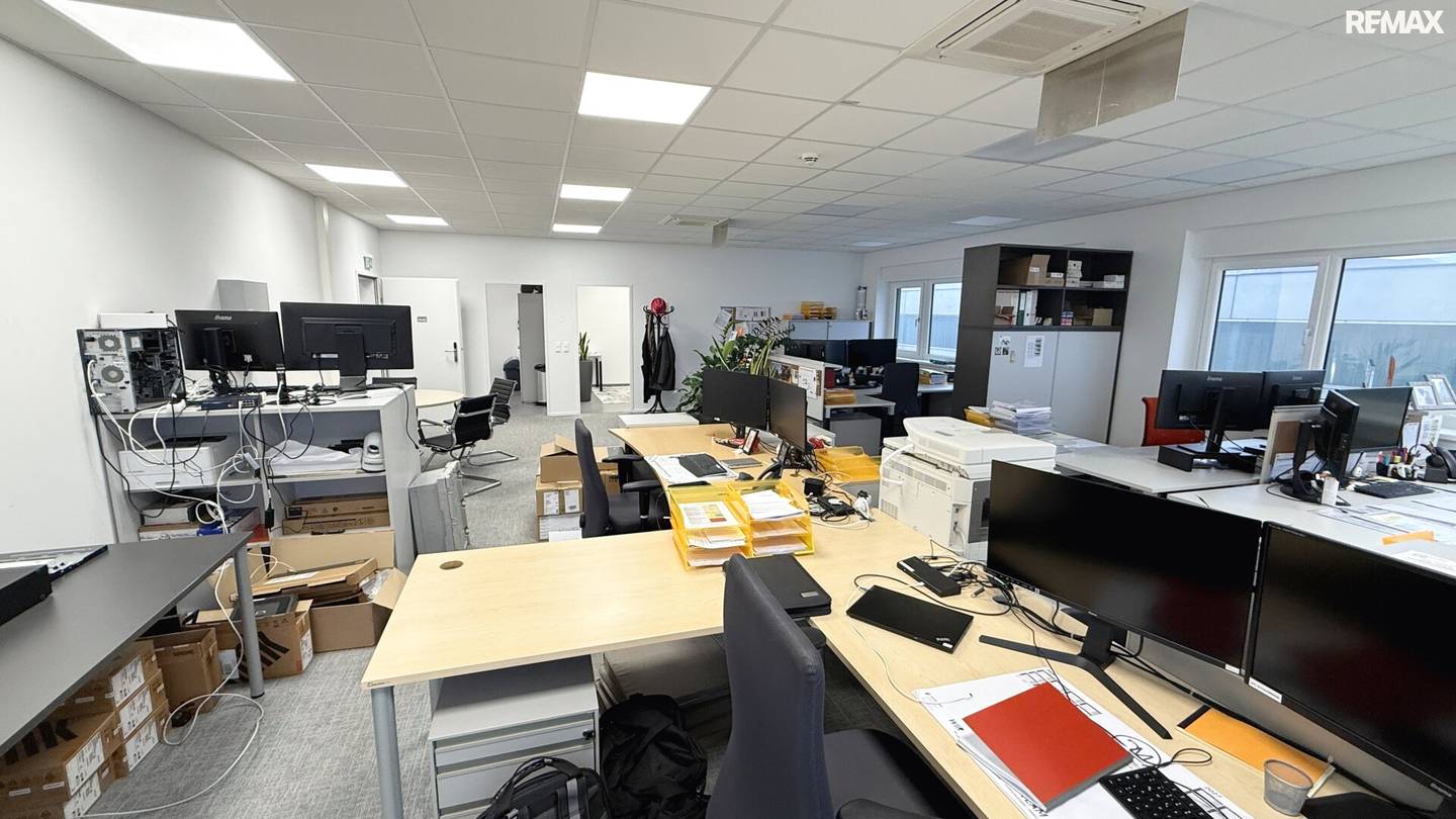 Workbase 100 m² office on the ground floor